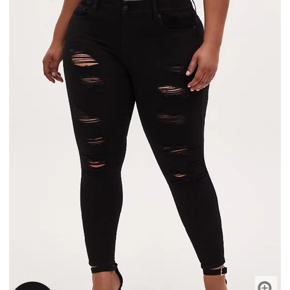 Size 22W Torrid Ripped Jeggings Black